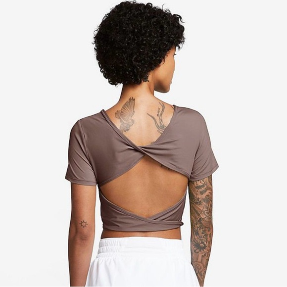 Nike Black One Drift Fit Cropped Twist Back Short Sleeve Shirt - Picture 8 of 8